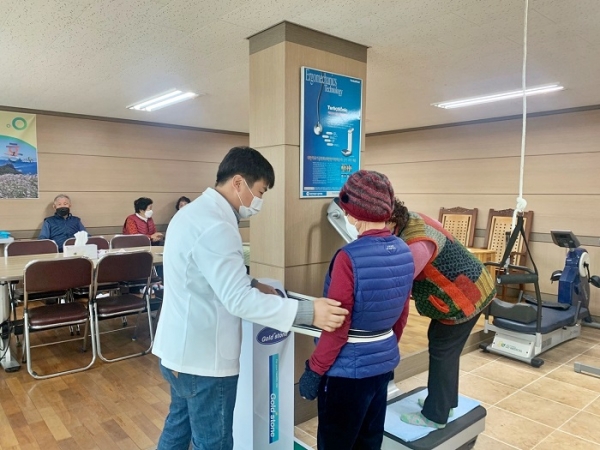 ▲장흥군은 장애인 겨울철 건강관리 재활 프로그램을 운영하고 있다.(사진제공=장흥군)