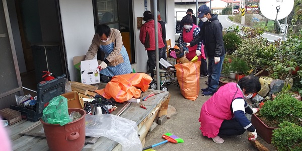 ▲진도군 조도면이 섬 마을 취약 계층을 위해 최근 주거환경개선을 실시했다.(사진제공=진도군)