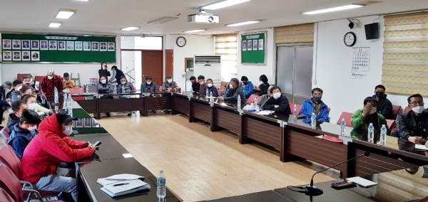 ▲장흥군은 국립수산물품질관리원에서 시행하는 친환경수산물 인증 필수 교육을 실시했다.(사진제공=장흥군)