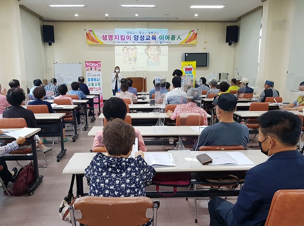 ▲무안군은 최근 자살예방 생명지킴이 양성교육을 실시했다.(사진제공=무안군)