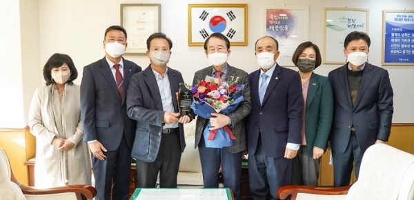 ▲목포시가 사)세금바로쓰기 납세자운동이 주관한 2021년 예산 효율화 평가에서 최우수 지자체로 선정됐다.(사진제공=목포시)