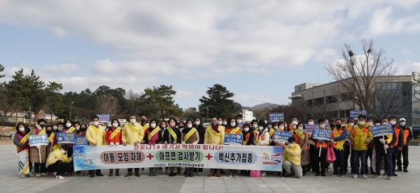 ▲진도군이 최근 코로나19 지역사회 확산 차단을 위한 캠페인을 실시했다.(사진제공=진도군)