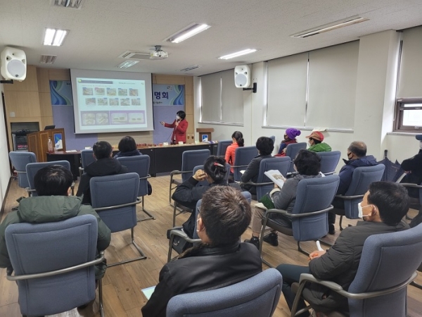 ▲구례군은 지난 17일 농가공제품 산업화를 위한 ‘농산물 가공기술 설명회’를 개최했다.(사진제공=구례군)