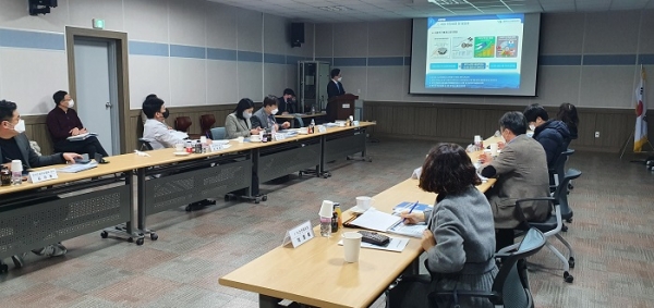 ▲(재)목포수산식품지원센터는 지난 23일 ‘수산식품산업 거점단지 역량강화 사업(수출전략형 김 가공산업 육성)’ 최종 성과보고회를 개최했다.(사진제공=목포시)