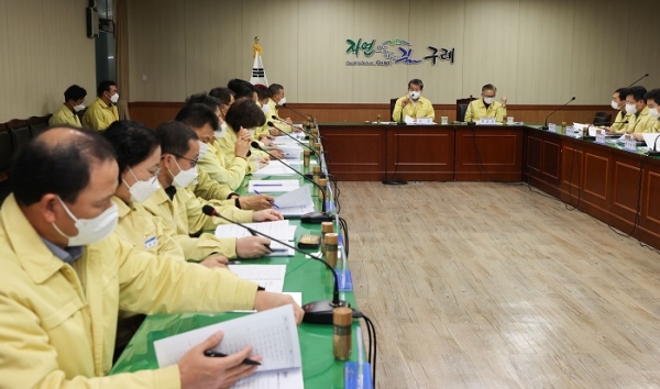 ▲김순호 구례군수는 27일 실과장 정책토론회를 개최했다.(사진제공=구례군)