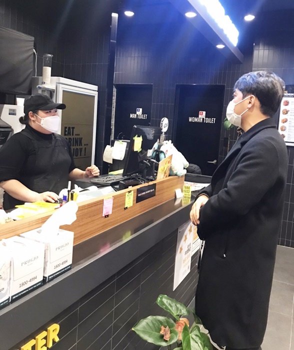 ▲무안군은 방역수칙 특별 합동점검을 실시하고 있다.(사진제공=무안군)