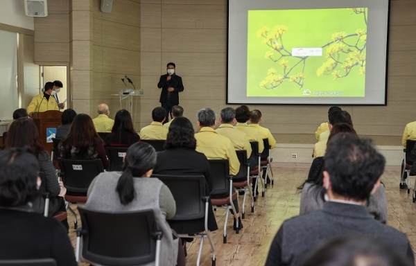 ▲구례군은 3일 군청 대회의실에서 전 직원을 대상으로 공직선거법 교육을 실시했다.(사진제공=구례군)