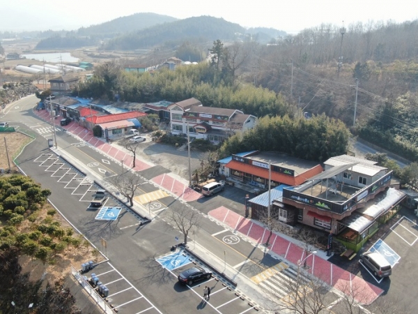 ▲해남군 대표 먹거리촌인 해남 닭코스 음식거리가 새단장을 마쳤다.(사진제공=해남군)