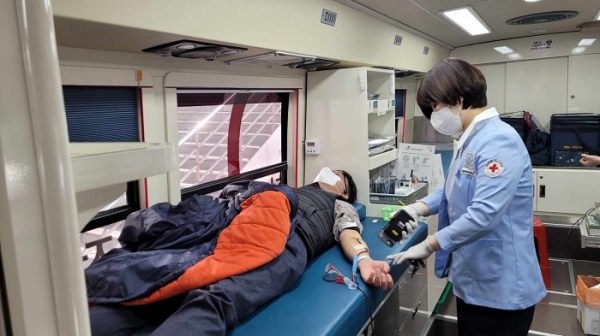 ▲전라남도교육청이 18일 2022년 상반기‘사랑나눔 헌혈’을 실시했다.(사진제공=전라남도교육청)