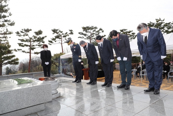 ▲광양시는 제103주년 3·1절 기념행사를 광양읍 우산공원 내 독립유공자 추모탑에서 소규모로 개최했다.(사진제공=광양시)