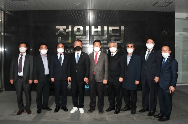 △광주광역시의회 주관 대한민국시도의회운영위원장협의회 제6차 정기회가 14일 김대중컨벤션센터에서 열렸다.(사진제공=광주광역시의회)