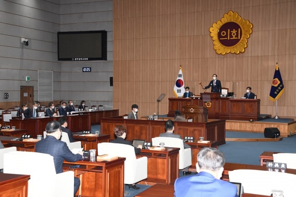 ▲광주광역시의회는 28일 오전 10시 시의회 본회의장에서 제305회 임시회 제1차 본회의를 가졌다.(사진제공=광주광역시의회)