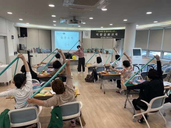 ▲담양군은 치매예방관리자의 전문성 강화를 위한 역량강화 교육을 진행했다.(사진제공=담양군)