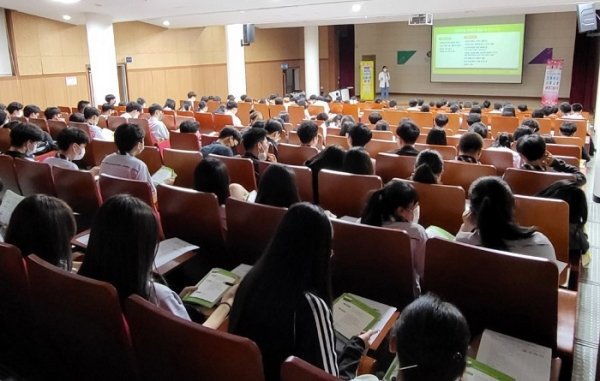 ▲무안군은 관내 중·고등학교 학생 290명을 대상으로 자살예방 생명지킴이 양성교육을 오는 6월 10일까지 실시한다.(사진제공=무안군)