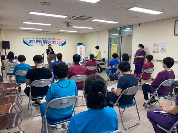 ▲보성군은 지난 13일 전라남도 감염병관리지원단과 함께 감염에 취약한 요양병원과 요양시설에 대한 감염관리 현장 컨설팅을 실시했다.(사진제공=보성군)