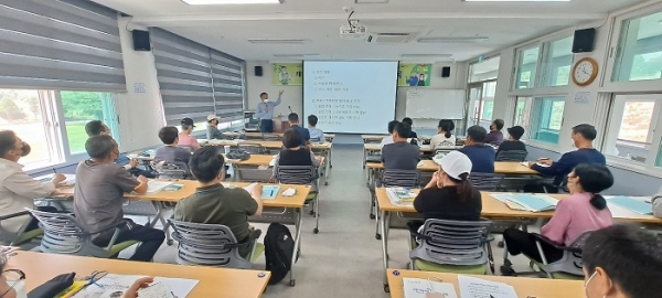 ▲고흥군은 지난 23일 ‘제12기 고흥 귀농귀촌 행복학교 교육’을 개강했다.(사진제공=고흥군)