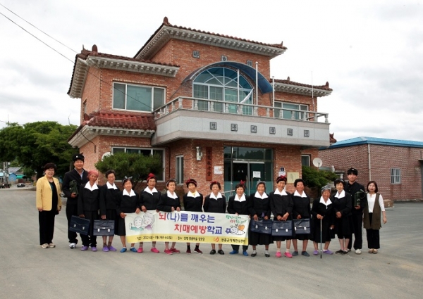 장흥군 치매안심센터는 지난 14일 ‘어게인(again) 청춘’ 치매예방학교 개강식을 열었다.(사진제공=장흥군)