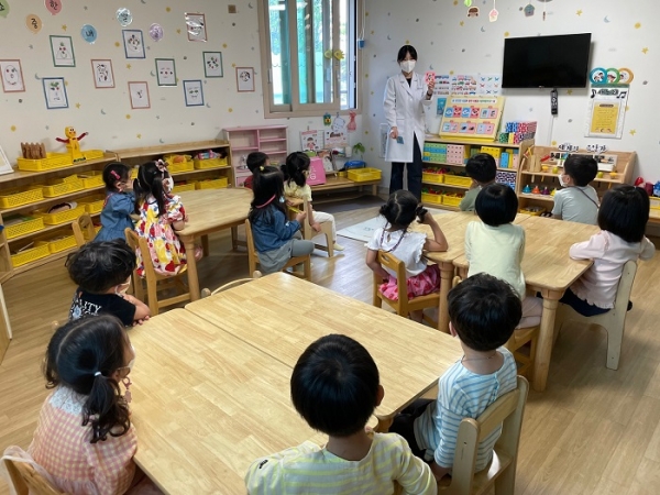 무안군 어린이급식 관리지원센터는 어린이 대상으로 바른 식생활 교육을 실시했다.(사진제공=무안군)