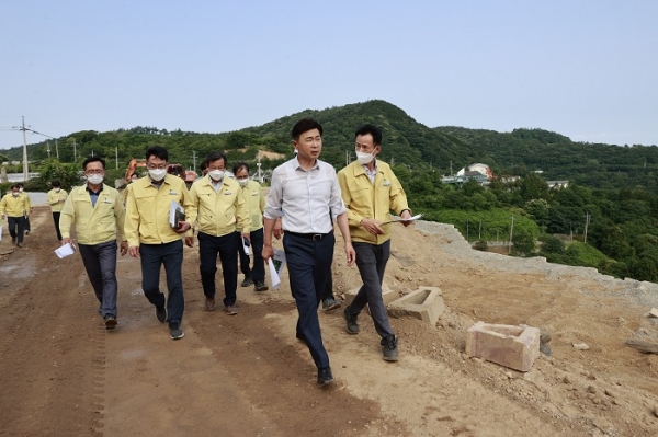 ▲현장 점검 중인 김철우 보성군수(사진제공=보성군)