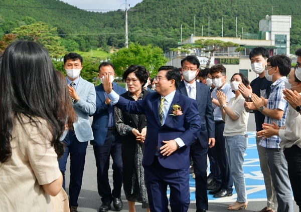 ▲민선 6, 7기(제38, 39대) 유두석 장성군수가 30일 이임했다.(사진제공=장성군)