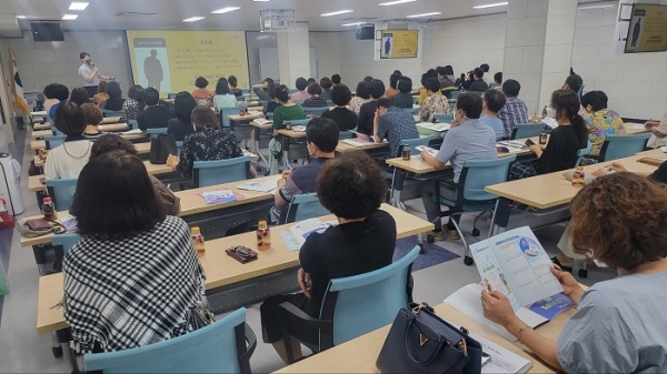 ▲전라남도교육청이 자유학기제-고교학점제 연계 강화 연수를 실시했다.(사진제공=전라남도교육청)
