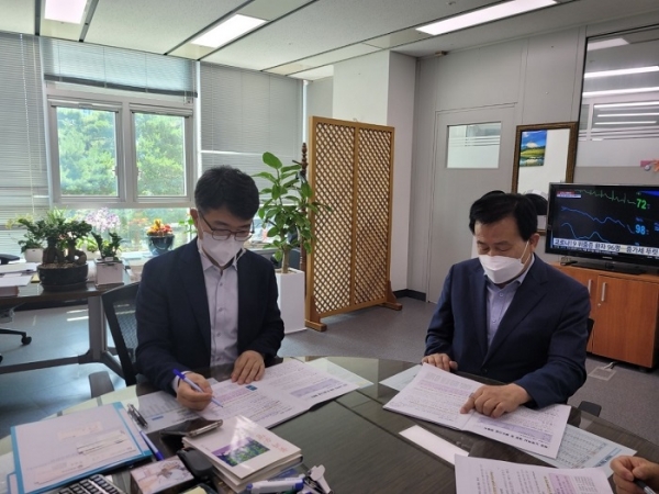 ▲박홍률 목포시장이 기획재정부를 방문해 국비 확보 활동에 본격적인 시동을 걸었다.(사진제공=목포시)