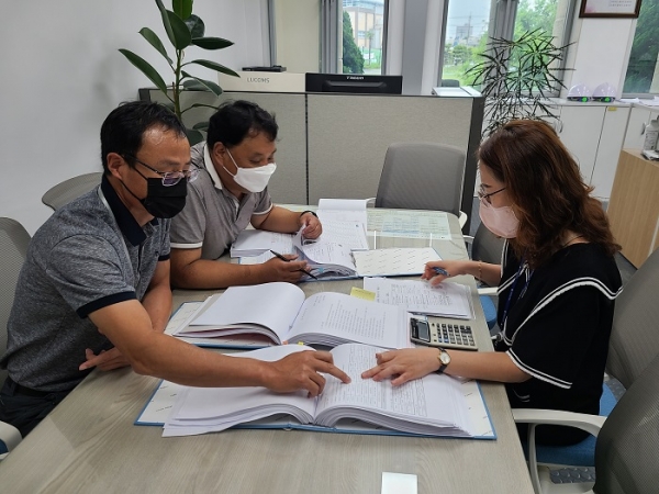 ▲전라남도교육청이 학교회계의 건전한 운영 지원을 위해 매년 학교현장을 직접 방문해 지도점검을 실시한다.(사진제공=전라남도교육청)