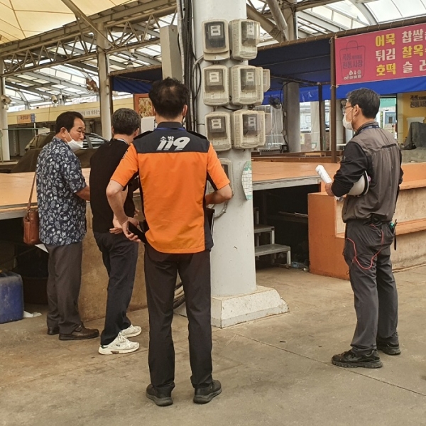 ▲곡성군은 지난 24일 다가오는 추석 명절을 맞아 다중이용시설 안전 점검을 실시했다.(사진제공=곡성군)