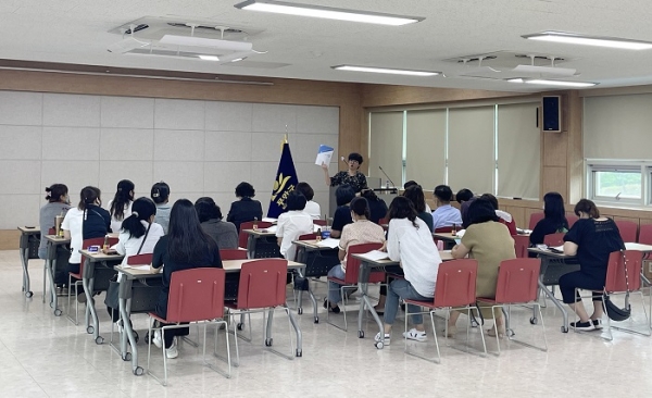 ▲사회조사 조사요원 교육 모습(사진제공=무안군)