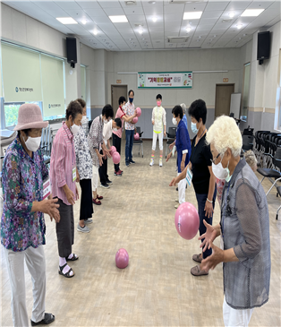 ▲영암군은 지역주민들을 대상으로 ‘찾아가는 치매예방교실’을 운영한다.(사진제공=영암군)
