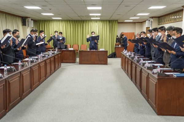 ▲목포시가 4일 청렴실천다짐 및 청렴문화 확산을 위한 ‘청렴결의 선포식’을 개최했다.(사진제공=목포시)
