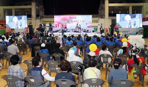 ▲제46회 전남민속예술축제가 장흥실내체육관에서 오는 6일까지 펼쳐진다.(사진제공=장흥군)