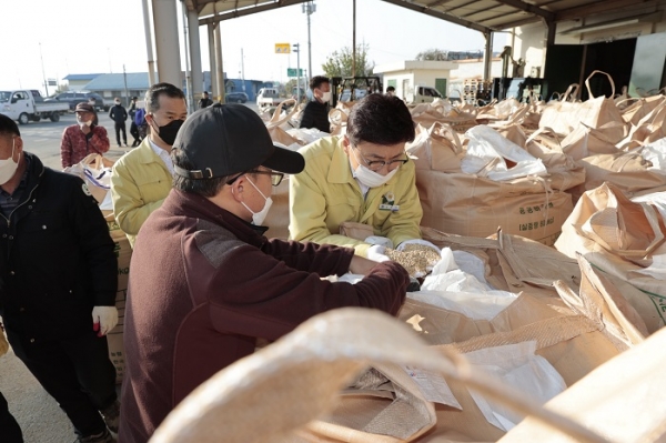 ▲보성군은 지난 4일부터 웅치면을 시작으로 각 읍·면별 공공비축미곡 산물벼 매입을 시작했다.(사진제공=보성군)