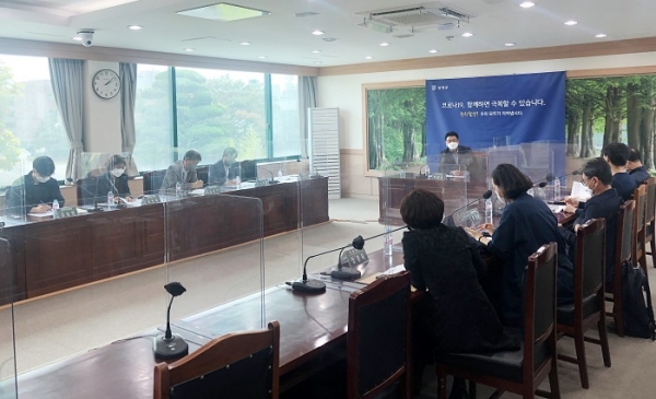 ▲담양군은 지난 6일 제4회 담양산타축제 추진 방향과 지역 의견 수렴을 위해 담양산타축제추진위원회 회의를 개최했다.(사진제공=담양군)