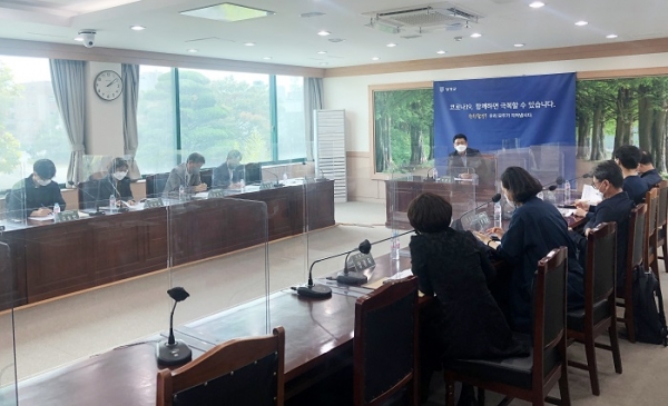 ▲담양군은 지난 6일 제4회 담양산타축제 추진 방향과 지역 의견 수렴을 위해 담양산타축제추진위원회 회의를 개최했다.(사진제공=담양군)