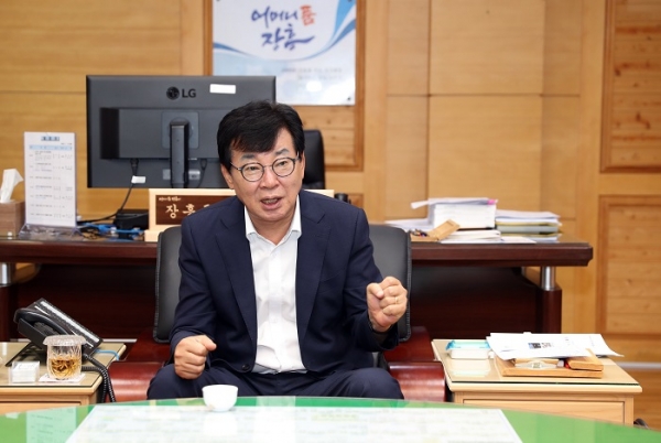▲김성 장흥군수(사진제공=장흥군)