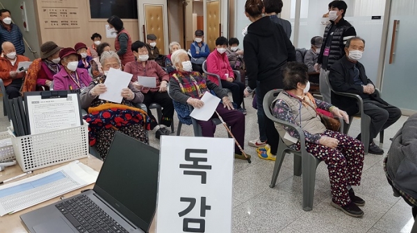 ▲담양군은 겨울철 어린이 및 어르신 대상으로 무료 인플루엔자 예방접종을 실시하고 있다.(사진제공=담양군)