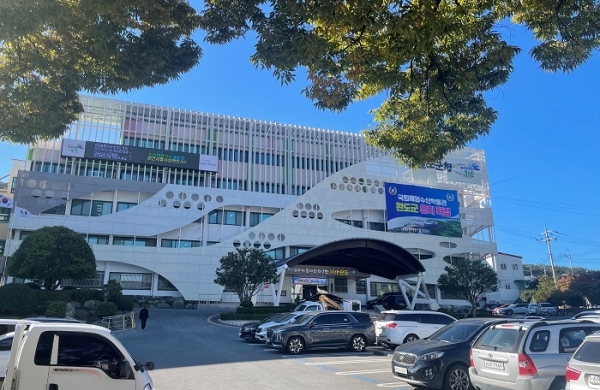 ▲완도군청 전경(사진제공=완도군)