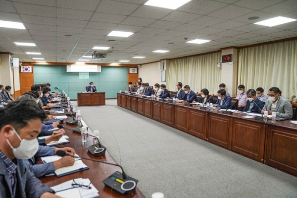 ▲목포시는 지난 17일부터 24일 2023년도 신규시책과 역점사업, 공약사항 등 주요업무에 대한 보고회를 개최했다.(사진제공=목포시)