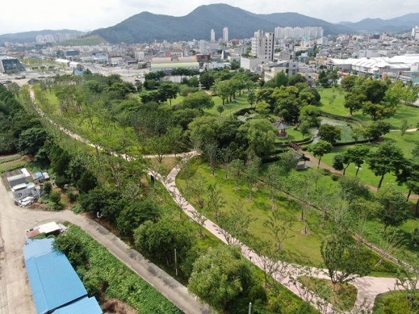 ▲전라남도가 2022년 산림청 주관 생활권 숲 조성 등 녹지조성 평가 4개 모든 부문에서 우수기관으로 선정돼 숲과 녹지조성 사업 선도 기관임을 입증했다.(사진제공=전라남도)