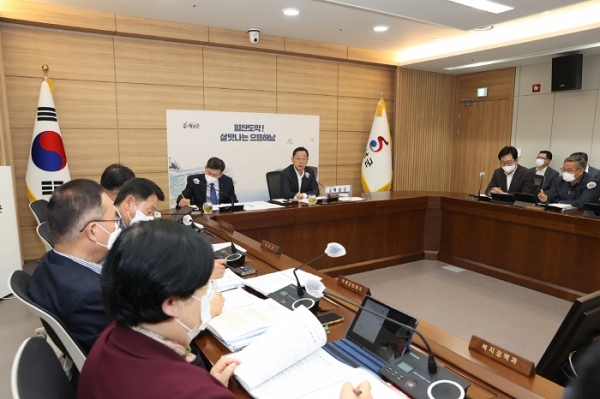 ▲명현관 해남군수는 21일 실과소 읍면 주간 정례회의를 개최했다.(사진제공=해남군)