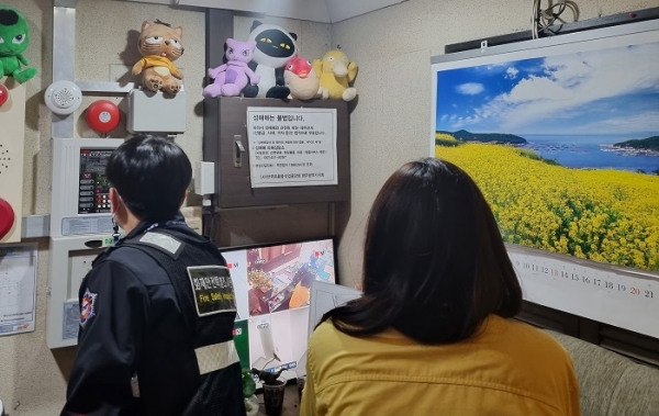 ▲광산구가 여성폭력추방주간을 맞아 지난 24일 관내 유흥주점을 대상으로 성매매 방지 야간 합동점검을 펼쳤다.(사진제공=광산구)