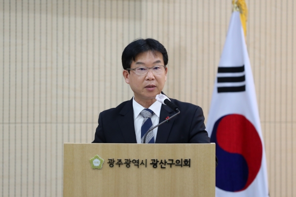 ▲박병규 광산구청장이 지난 7일 제276회 광산구의회 제2차 정례회 구정질문에서 의원들의 질의에 답변하고 있다.(사진제공=광산구)