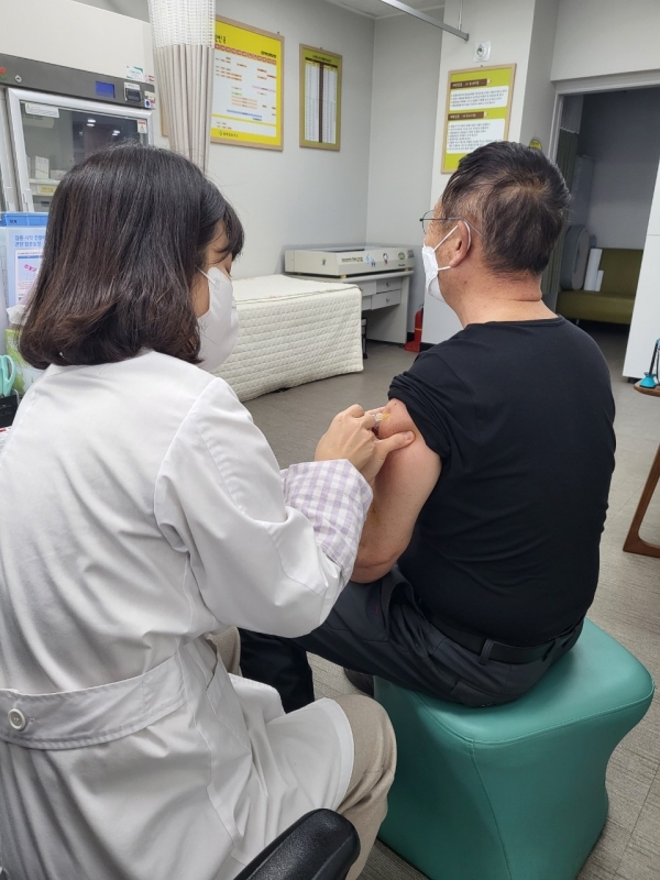 ▲담양군은 대상포진과 폐렴구균 예방접종 지원 사업을 확대하며 민선 8기 공약인 향촌복지 실현을 위해 행정력을 집중하고 있다.(사진제공=담양군)