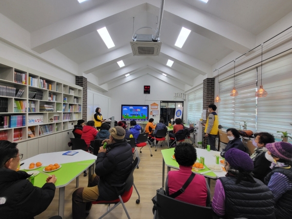 ▲동구는 이웃 간 공통관심사를 공유하며 함께하는 마을공동체 구축을 위한 ‘이웃 간 소소한 일상 정(情) 나눔’ 사업을 추진한다.(사진제공=동구)