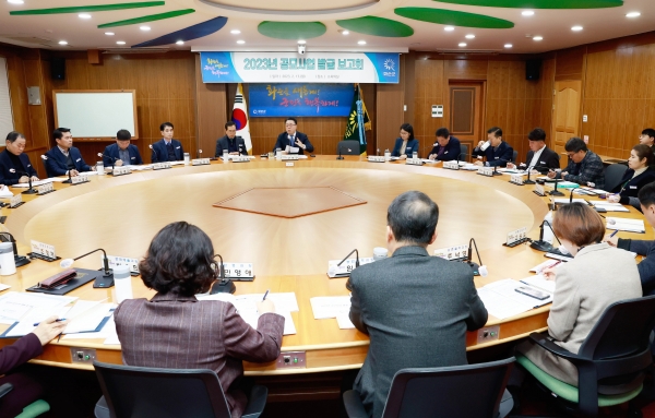 ▲구복규 화순군수 주재로 진행된 보고회 현장 모습.(사진제공=화순군)