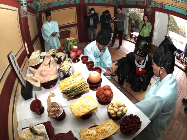 ▲광양시가 지난 16일 ‘제40회 백운산 고로쇠 약수제’ 전통제례 행사를 성황리에 마무리했다.(사진제공=광양시)