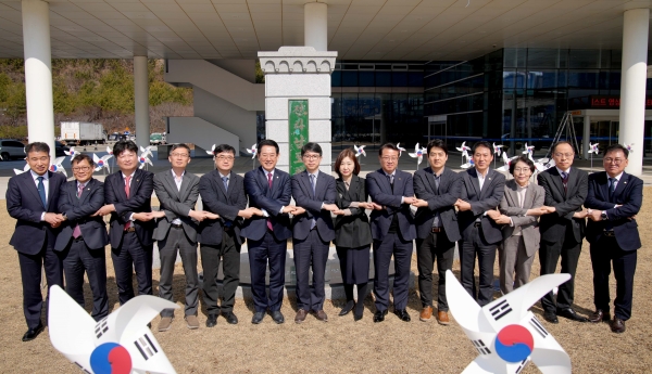 ▲전라남도는 28일 기획재정부 김완섭 예산실장 등 주요 간부들이 지역과 소통을 위해 도청을 찾아 간담회를 개최했다.(사진제공=전라남도)