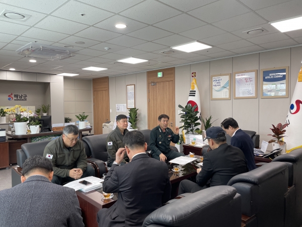 ▲해남군이 국방부 육군본부 소속인 6·25무공훈장찾아주기 조사단과 함께 해남군 영웅찾기에 나선다.(사진제공=해남군)