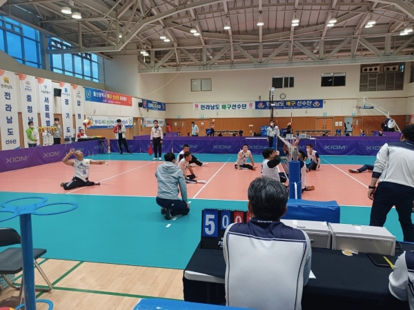 ▲제42회 전국장애인체전 배구 경기 장면(사진제공=완도군)